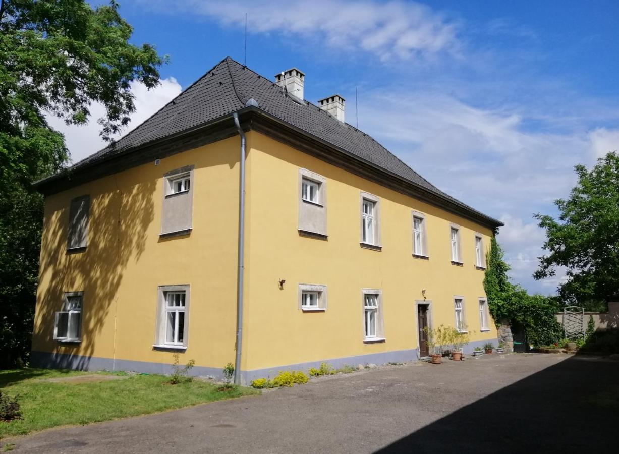 Apartmán Fara Vcelakov Exteriér fotografie
