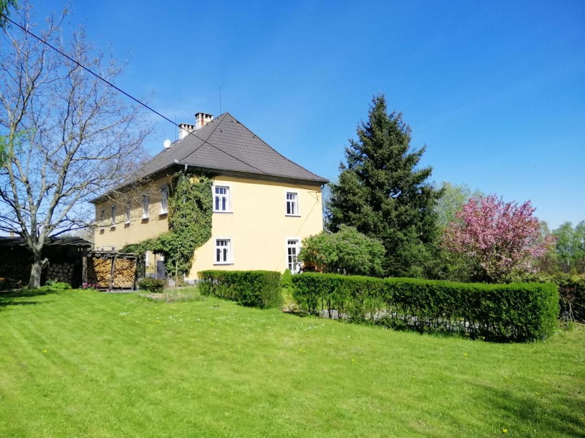 Apartmán Fara Vcelakov Exteriér fotografie
